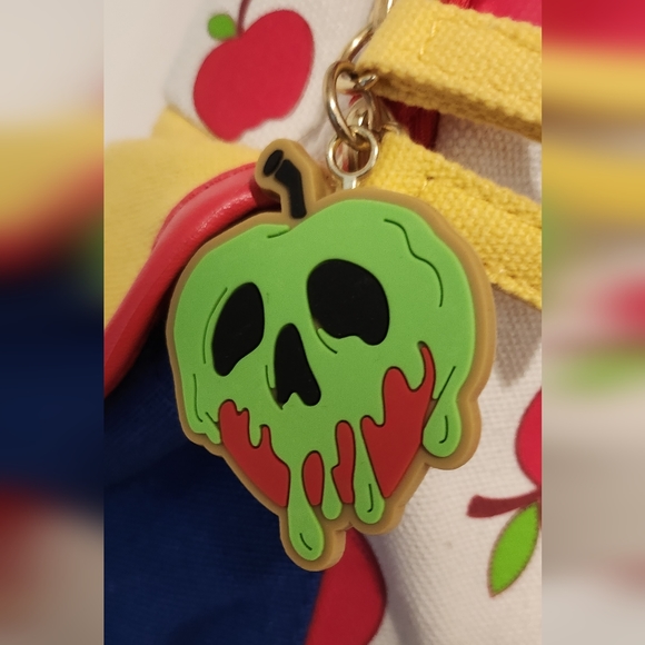 Disney ILY 4ever Snow White Apple Mini Backpack 12.5" X 9.5" X 4.5" - Picture 4 of 11